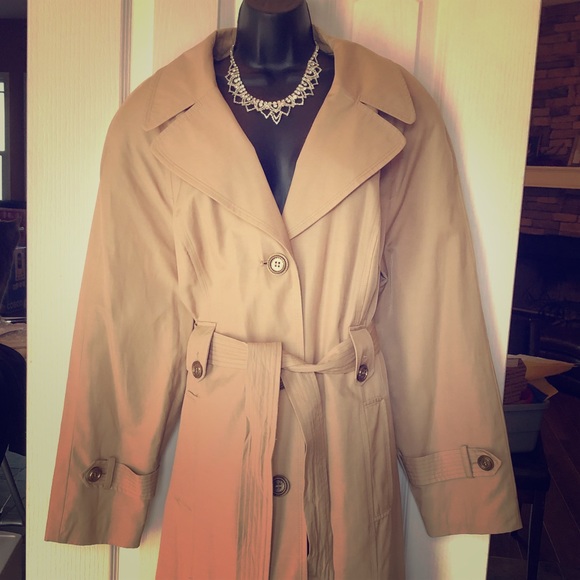 East 5th Jackets & Blazers - East 5th Trench coat